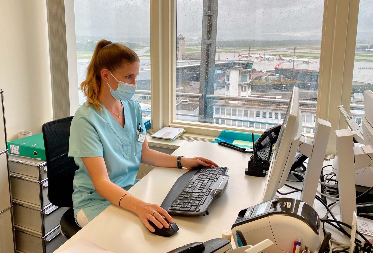 Im Airport Medical Center gibt es täglich acht Dienste – das heisst ...